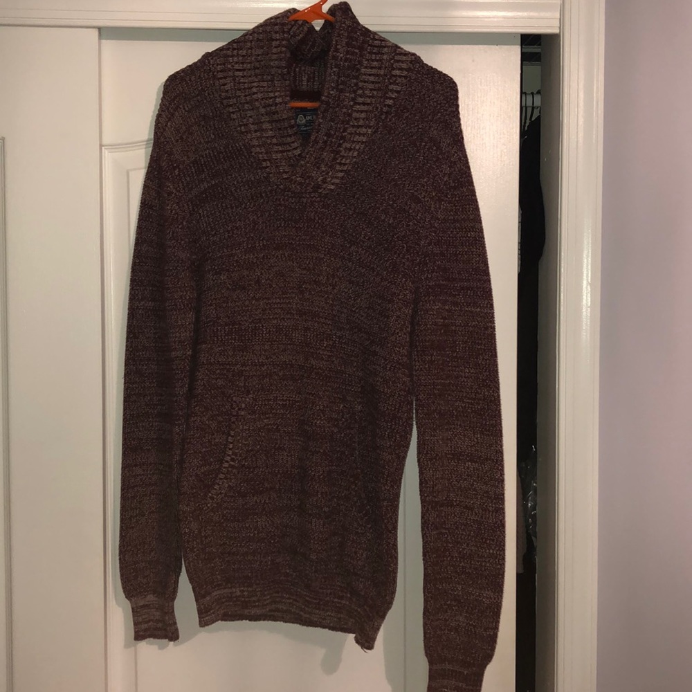 Maroon sweater
